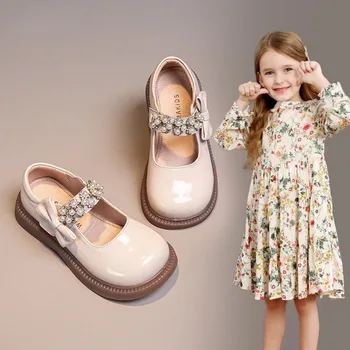Обувки за момичета, детски малка кожена обувки пролет-есен, новост 2023 г., британски стил, черни обувки с мека подметка, обувките, предназначени за малки принцеси