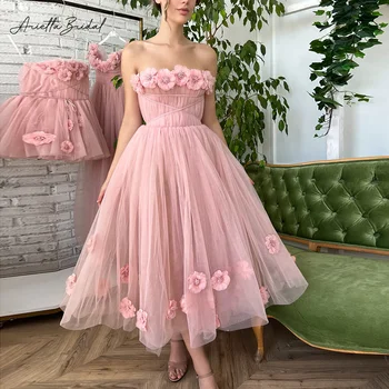 Абитуриентски рокли Arietta от розов тюл трапецовидна форма Midi без презрамки, вечерни рокли, ръчно изработени с 3D цветове с дължина до чай, Рокли за официални събития