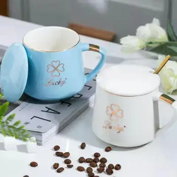 Креативните Керамични Чаши За Кафе Nordic Влюбените Cup Подарък Със Златна Лъжица И Се Капак Taza De Leche Latte In Polvere Kubek Mleka