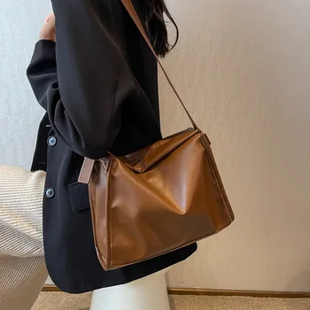 Модерните женски чанти през рамо от изкуствена кожа, луксозни дизайнерски чанти през рамо с цип, черни торби през рамо, женски големи стопански торби в корейски стил