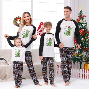 Коледна семейна пижама 